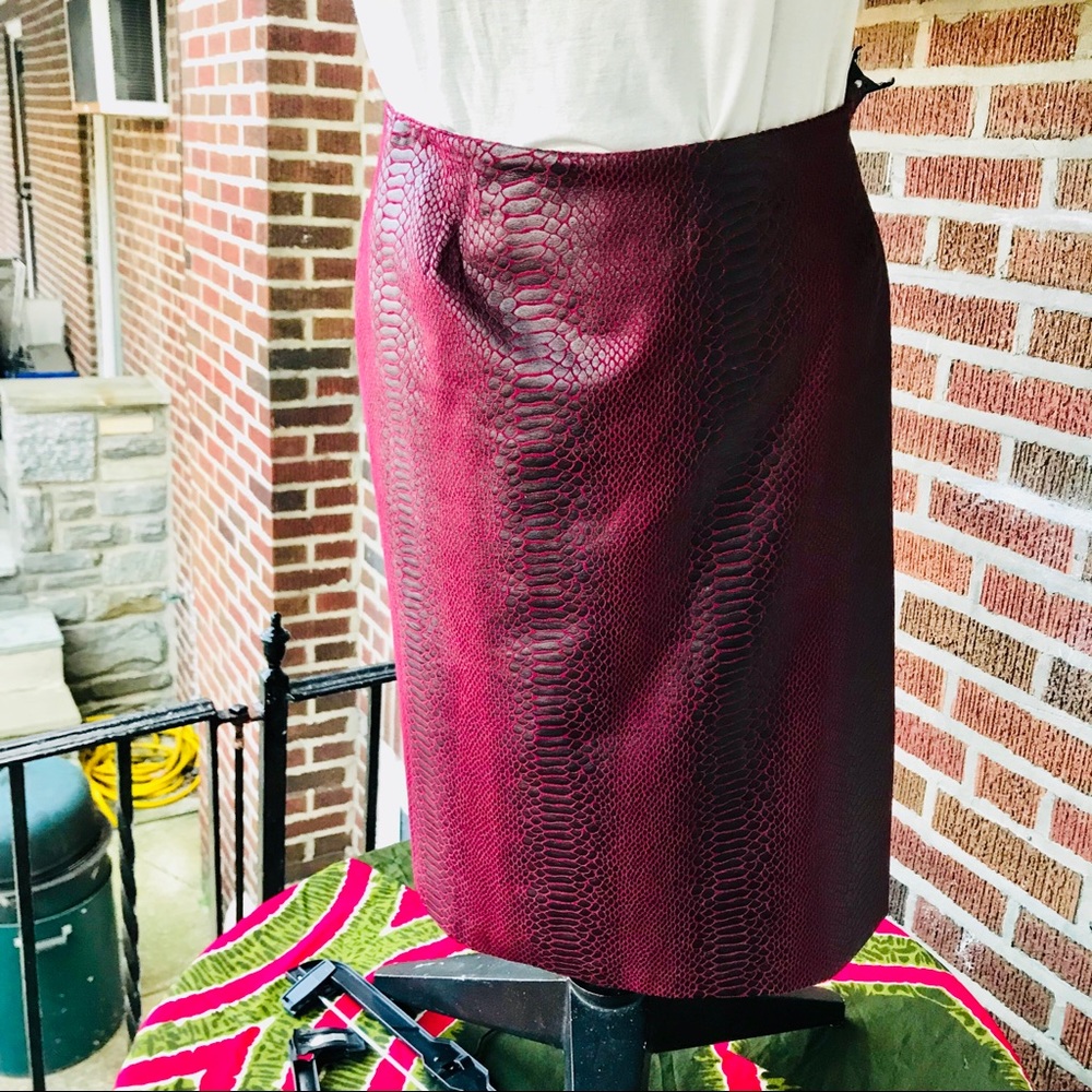 Amanda + Chelsea Pencil Skirt NWOT
